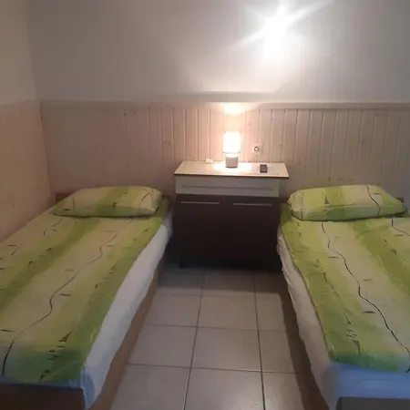 Sub Rosa Two-bedroom Apartman *