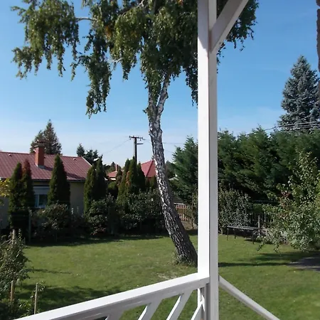 Sub Rosa Two-bedroom Apartmán