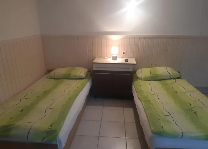 Sub Rosa Two-bedroom 아파트 *